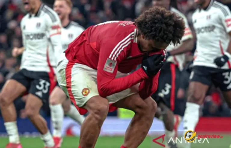 Zirkzee di Tengah Krisis Pemain