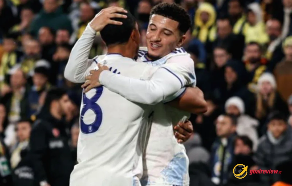 Aston Villa lolos ke babak 16 besar