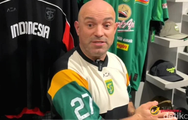 Bernardo Tavares Tangani Persebaya