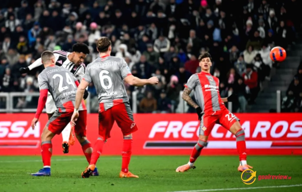 Juventus naik ke peringkat tiga