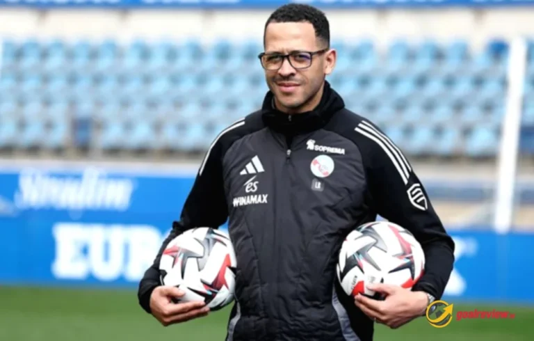 Liam Rosenior pelatih Chelsea