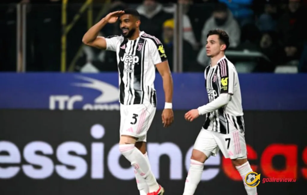 Juventus naik ke posisi empat