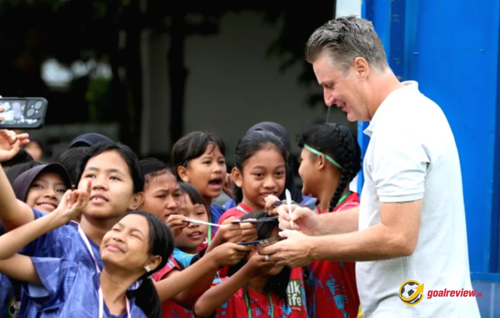 Latihan Rutin Pesepakbola Muda
