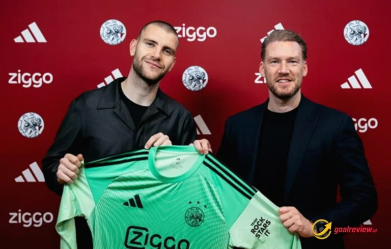 Maarten Paes Gabung Ajax