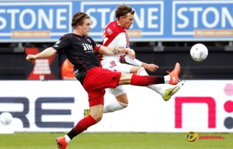 Miliano Jonathans Cetak Gol