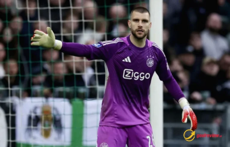 Ajax Maarten Paes Belum Menang