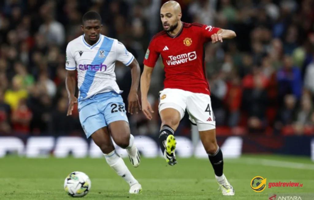 Gelandang Palace Doucoure