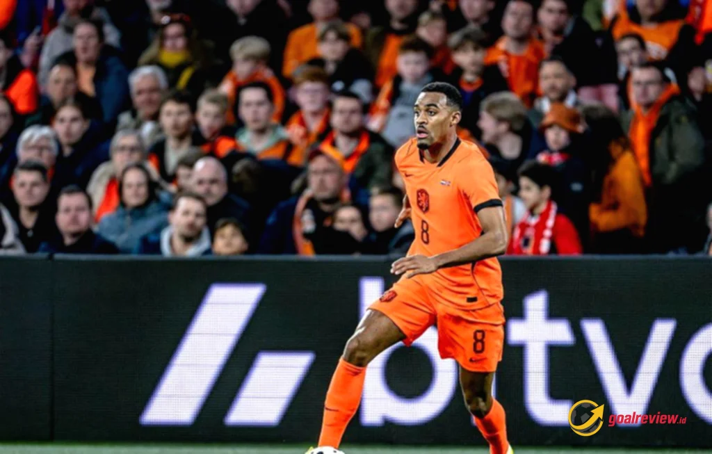 Koeman Kritik Gravenberch