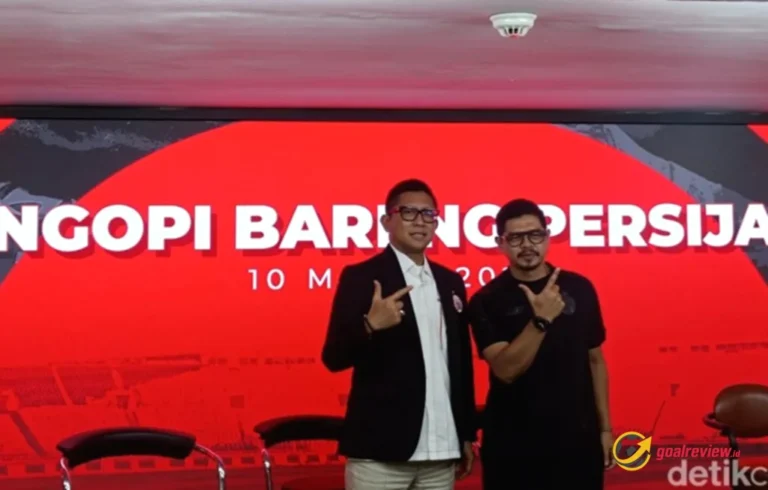 Persija Aktif di Bursa Transfer