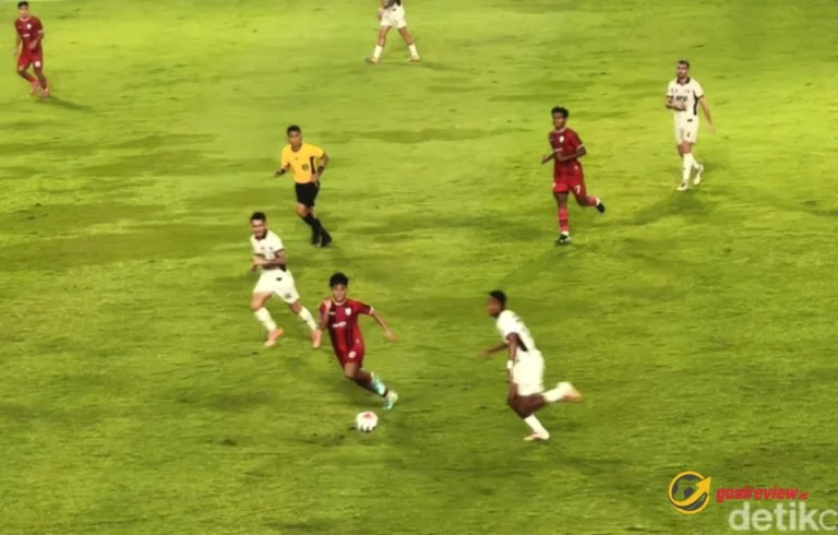 Persis Bangkit Bungkam Persik