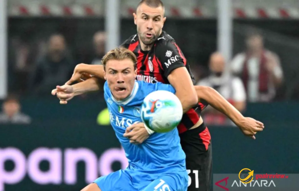 Napoli hadapi Milan, Inter lawan Roma