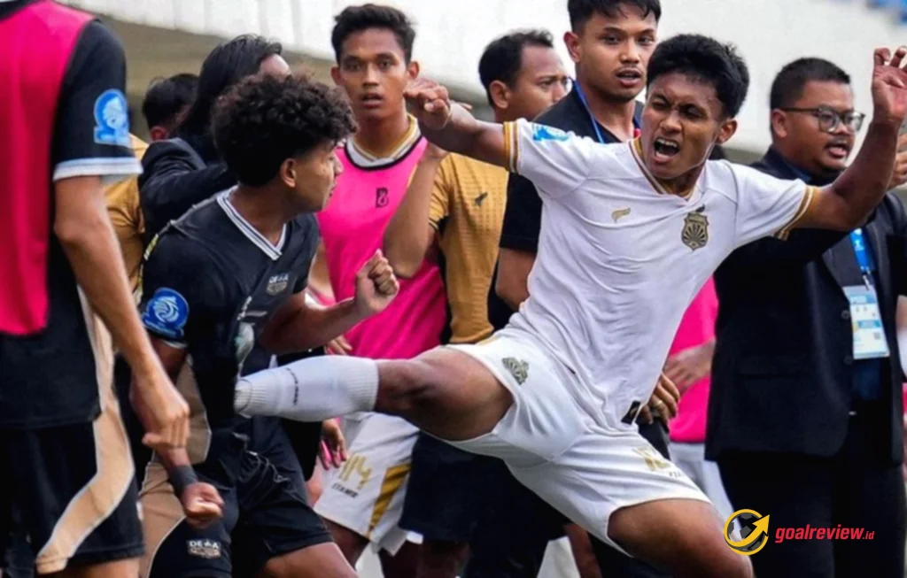 Tendangan Kungfu di EPA U-20
