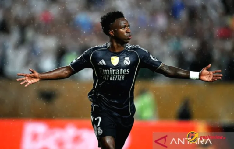 Vinicius bersama Real Madrid