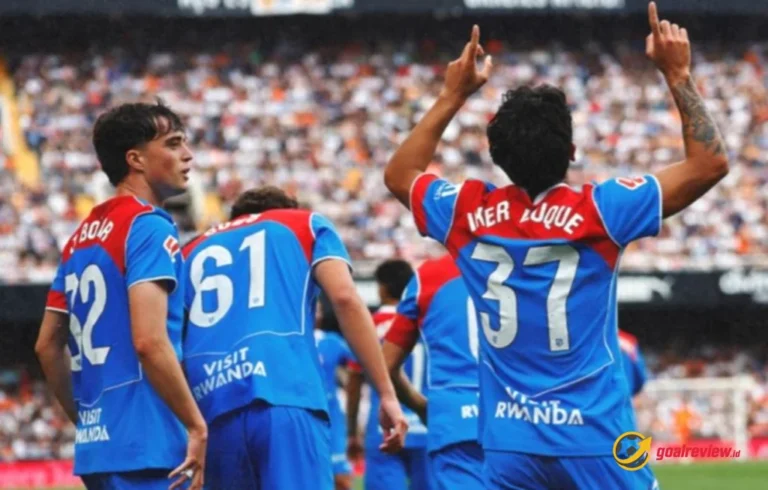 Dua gol pemain pengganti Atletico Madrid