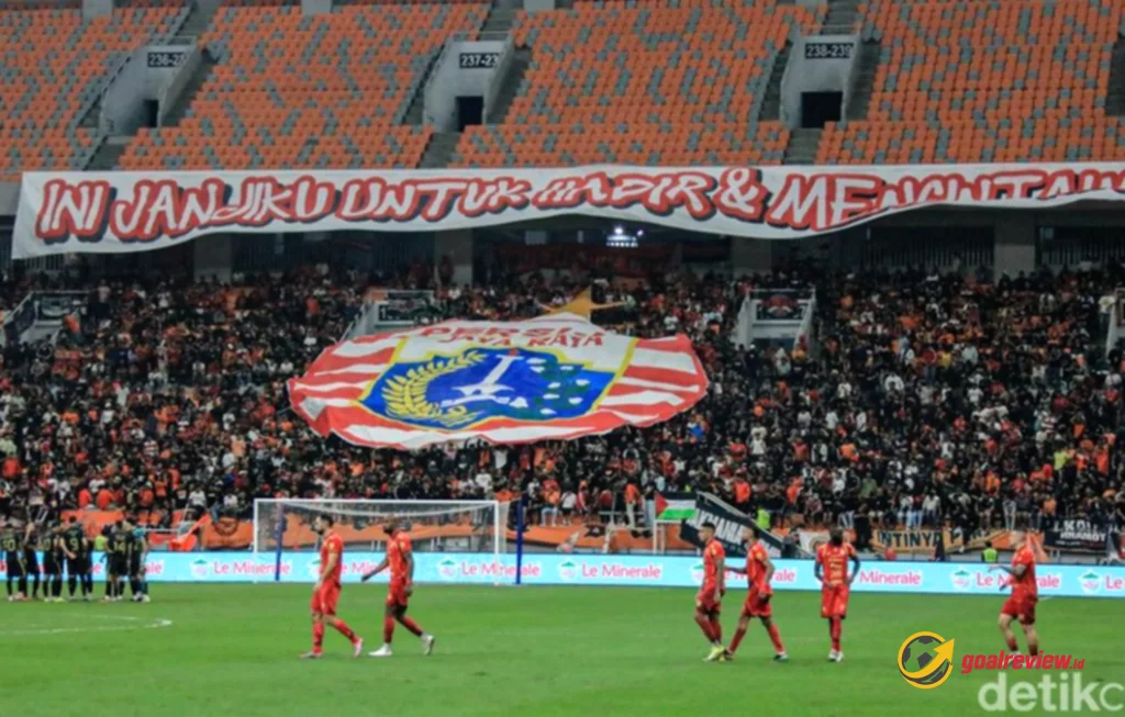 Persija Vs Semen Padang di JIS