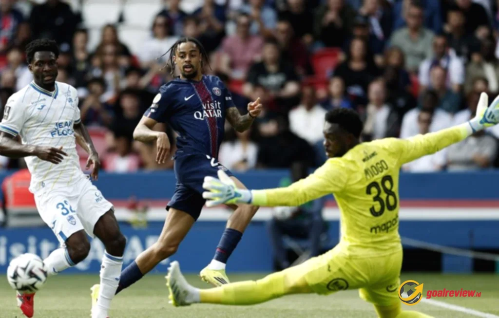 PSG Ditahan Lorient
